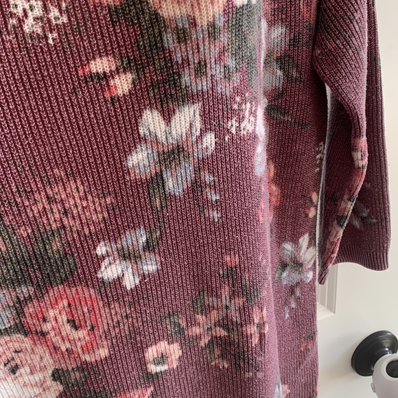 SALE - Sweater - LAST CALL - Picture 3 of 6